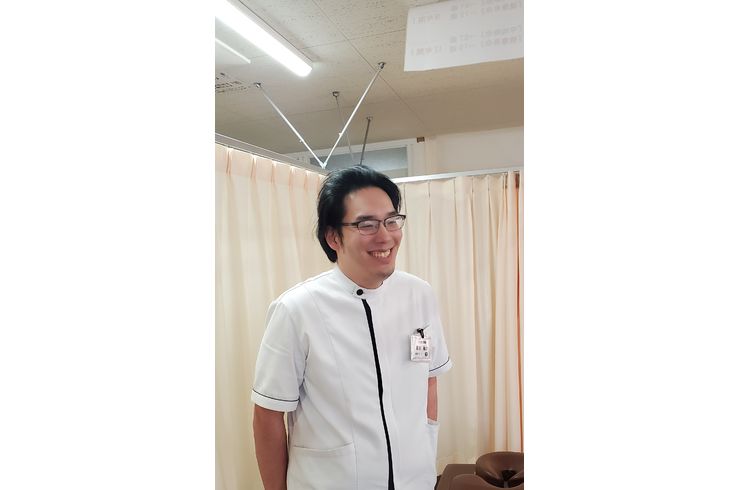 スタッフ紹介 (1)